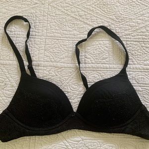 Victoria’s Secret 32a wireless black bra